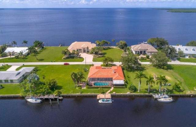 130 CREEK DRIVE SE - 130 Creek Drive Southeast, Port Charlotte, FL 33952