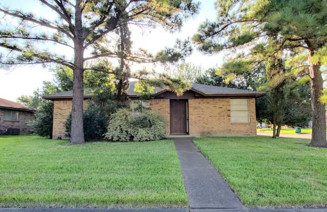 Cute Pasadena home just blocks from the Beltway! - 3417 Meadow Loop W, Pasadena, TX 77505