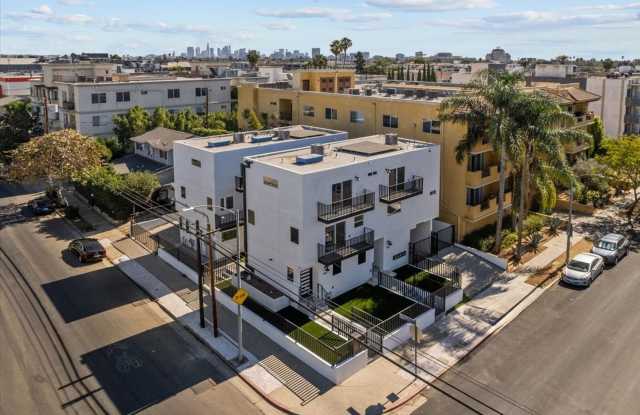 860 N Hudson photos photos