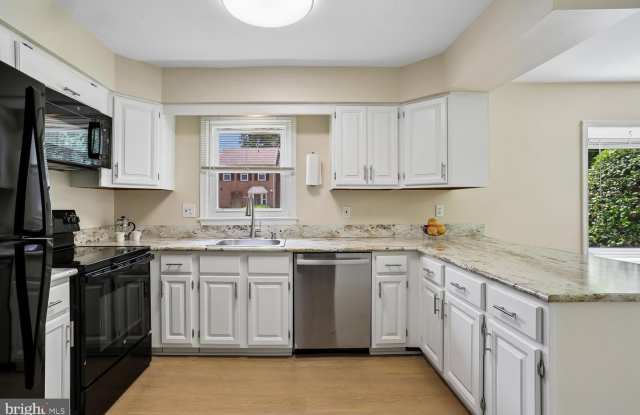7561 HEATHERTON LN photos photos