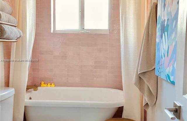 207 SW 12TH AVE DANIA, FL 33004 - 207 Southwest 12th Avenue, Dania Beach, FL 33004