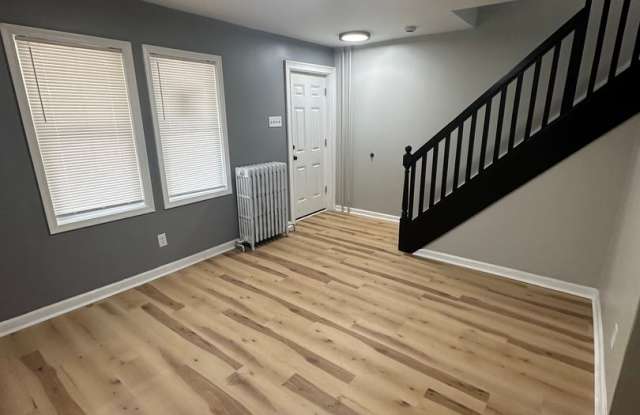 Fully renovated 3 Bed townhome Gallery 4