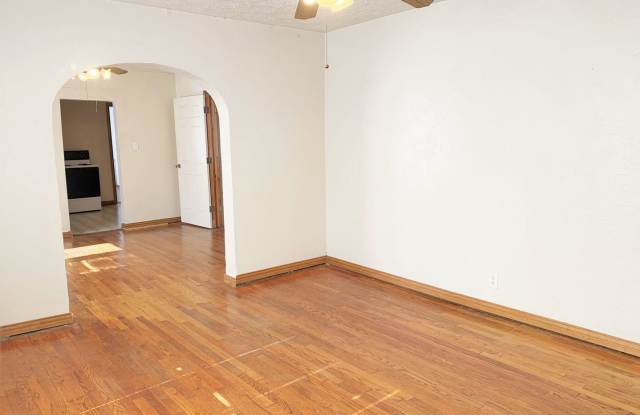 822 N Elm Gallery 2