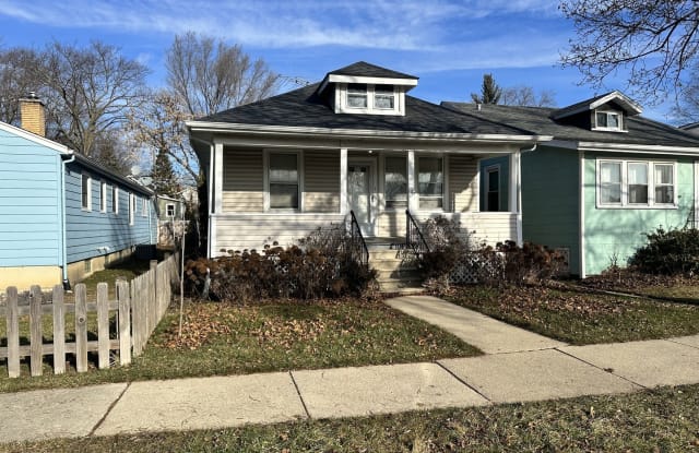 116 W Burlington Avenue - 116 West Burlington Avenue, Westmont, IL 60559