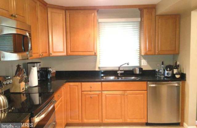 1548 BRUTON COURT Gallery 3