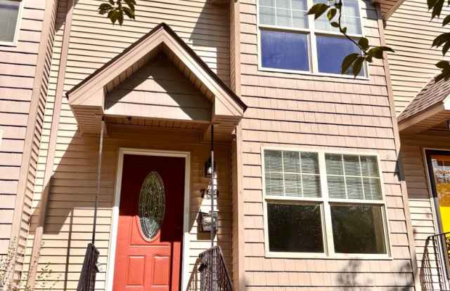 NEWER CONSTRUCTION - THREE BEDROOM TOWNHOME Gallery 1