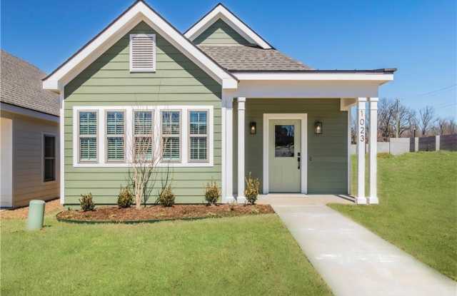 825  NE Heights  LN - 825 Northeast Heights Lane, Benton County, AR 72712