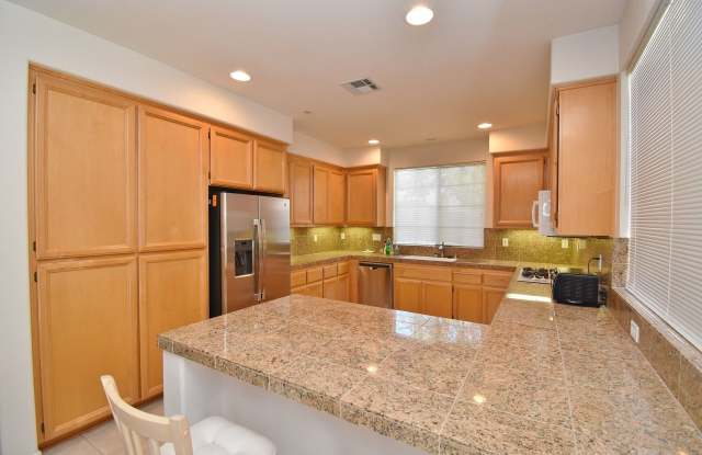 $4,490 / 5BR -2459 S.F. - STUNNING UNION CITY MODEL HOME FOR RENT - 140 Bellflower Lane, Union City, CA 94587