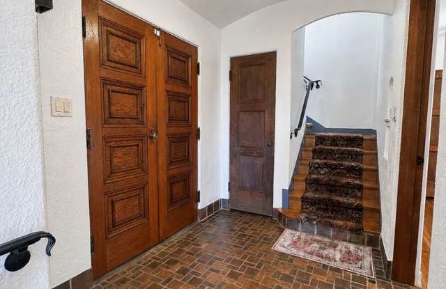 Gorgeous Ventura Home- Great Character, Private Pool, Private Setting Gallery 4