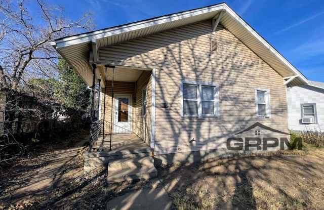 2 Bed 1 Bath with 2-Car Detached Garage photos photos 2 Bed 1 Bath with 2-Car Detached Garage photos photos