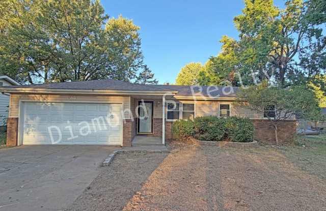 Spacious 3 Bedroom Home in South Springfield! photos photos