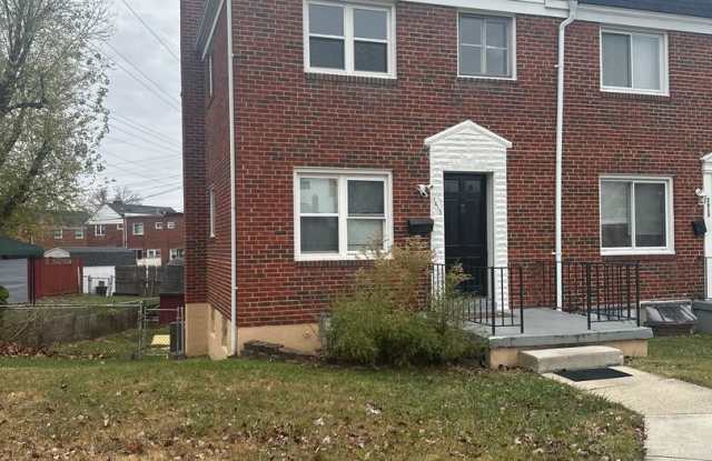 Three-Bedroom House In Parkville photos photos