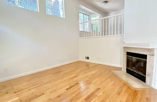 Charming 3BR|2.5BA Palo Alto Townhome – Prime Location photos photos
