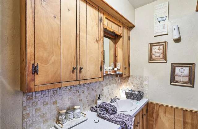 1986 East 124th Place Gallery 4