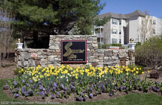 6 Crestview Lane - 6 Crestview Lane, Mount Arlington, NJ 07856