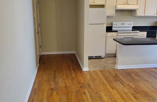 567 Winton Terrace Northeast Gallery 2