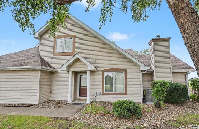 Rent: $2,100 - 2 bed condo Gallery 3