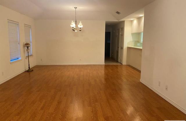 6326 GUINEVERE DR Gallery 2