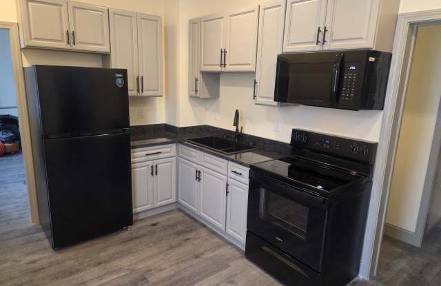 295 Pleasant St - 295 Pleasant Street, New Bedford, MA 02740