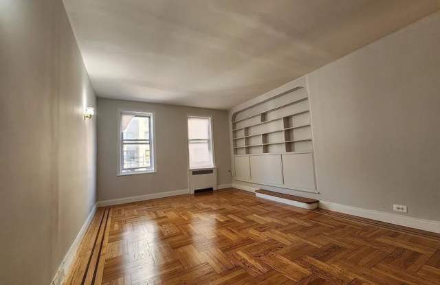 182 Bennett Avenue - 182 Bennett Avenue, New York City, NY 10040