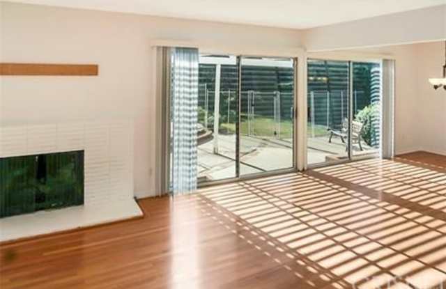 5818 Laramie Avenue Gallery 4