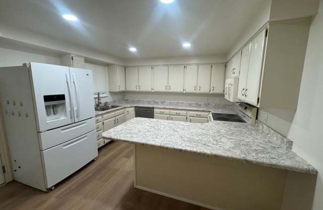 Beautiful Pleasant Grove home for rent! Gallery 3
