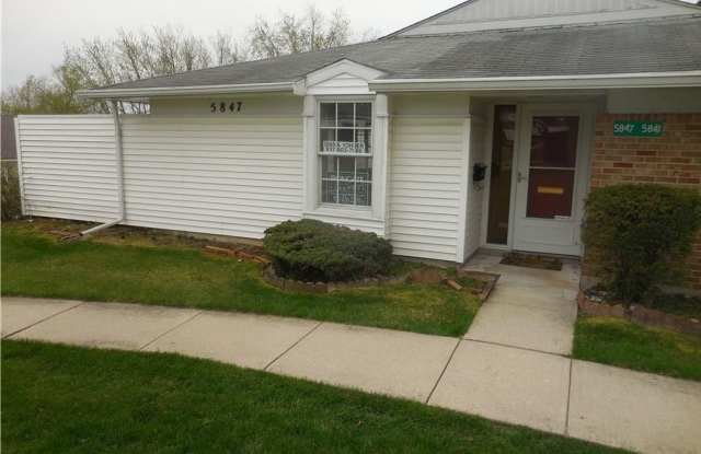 Renovated townhome! 3 beds, 2 baths, best deal with AC! photos photos