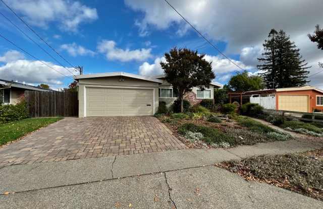 Beautifully Renovated Three Bedroom Napa Home photos photos