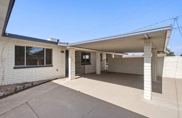 1129 North Wedgewood Circle Gallery 1