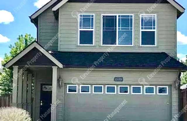 3 BR home with new flooring in a great NE Bend neighborhood! photos photos