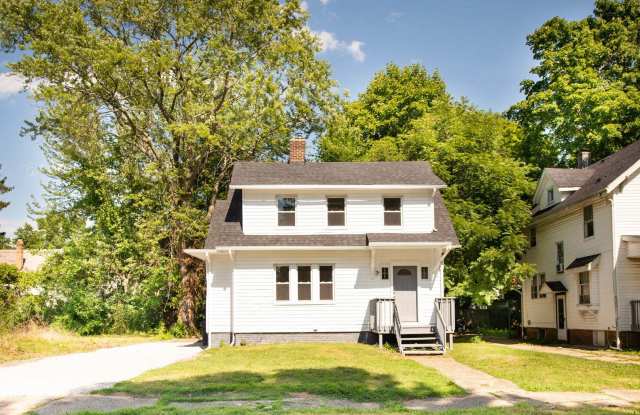 471 Beechwood Dr - 471 Beechwood Drive, Akron, OH 44320