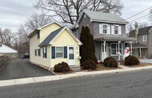 13 E MILLBROOKE Avenue photos photos