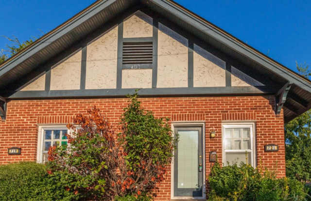 Adorable One bedroom One bathroom duplex located in Tulsa Near Mother Road Market photos photos