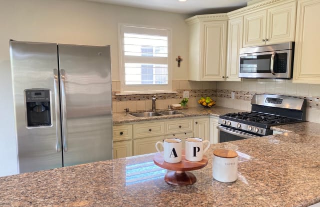 8648 Seneca St - 8648 Seneca Street, Oakland, CA 94605