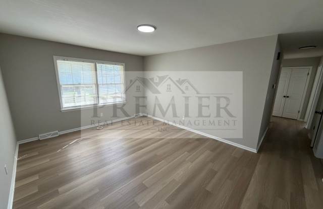 8418 Travis Lane Overland Park KS - Rent 1700 - 3 bed / 1 bath apartment - with open garage space / storage / washer / dryer Gallery 3