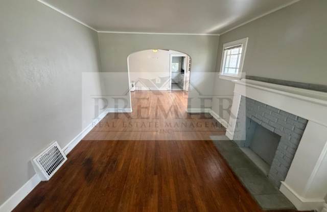 5607 Virginia Ave Kansas City , MO 64110 Ranch Style House //Rent: $1150 Deposit: $1150 Gallery 4