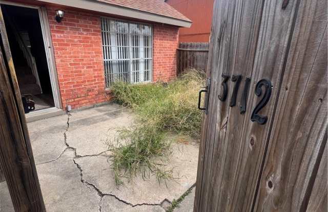 3709 Thornberry Court unit: 3712 photos photos