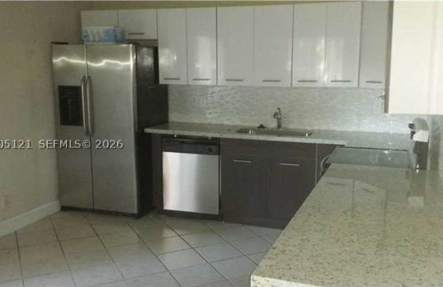239 SAN REMO BL Gallery 1
