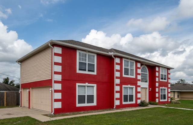 5 Bedroom Home in Deltona Lakes! AVAILABLE NOW! Gallery 2