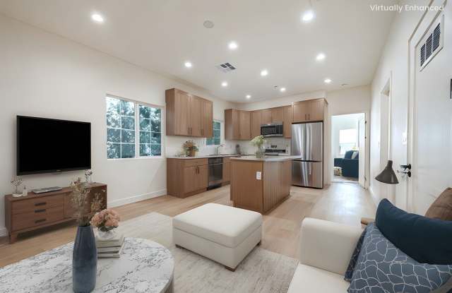 Now Offering Two Weeks Free – Upstairs 3-Bed/2-Bath in Prime LA Location photos photos