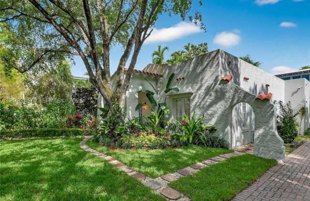 1109 Almeria Ave Gallery 3
