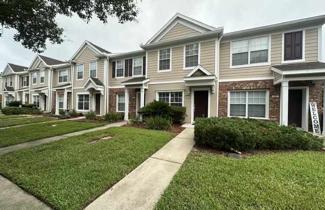 6592 Arching Branch Circle Gallery 2