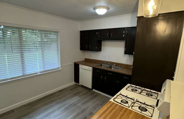 7005 Denver Drive Gallery 3