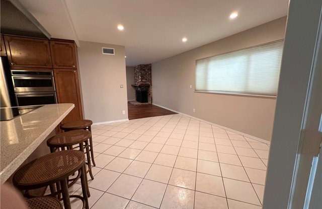 16711 Greenview Lane Gallery 3
