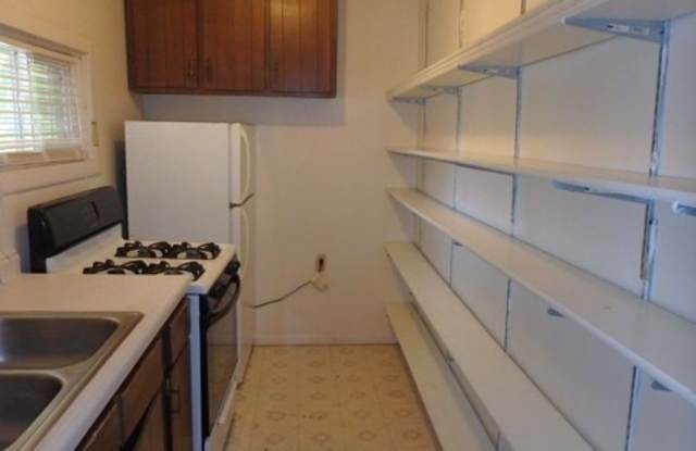 1507 Wilson Ave. Gallery 3