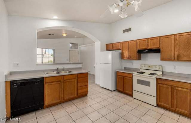 8759 W Coronado Rd, Phoenix - Nice 3 bed, 2 bath, large fenced yard photos photos