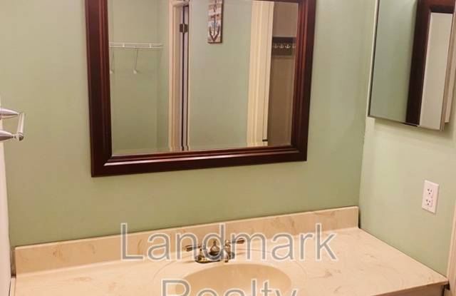 116 Lake Front Drive Gallery 4