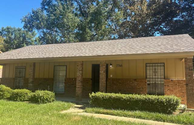 1766 Brookhollow Cir. Jackson, MS 39212 Gallery 1