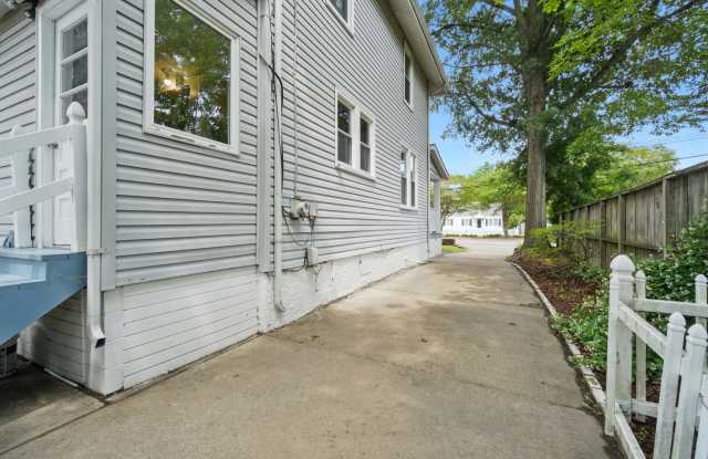 5611 Hampton Boulevard Gallery 4