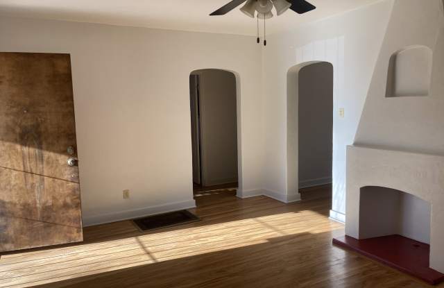 411 Vassar Dr SE Gallery 4